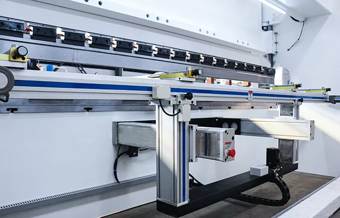 Különböző CNC tengelyek, különböző CNC rendszerek